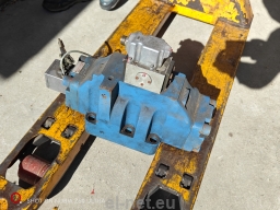 Moog D645-411